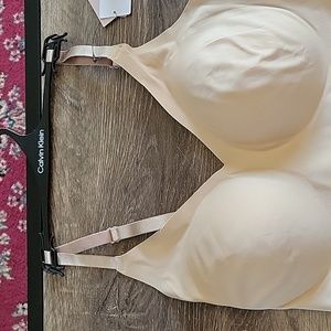 Calvin Klein INVISIBLE COMFORT Bralette medium